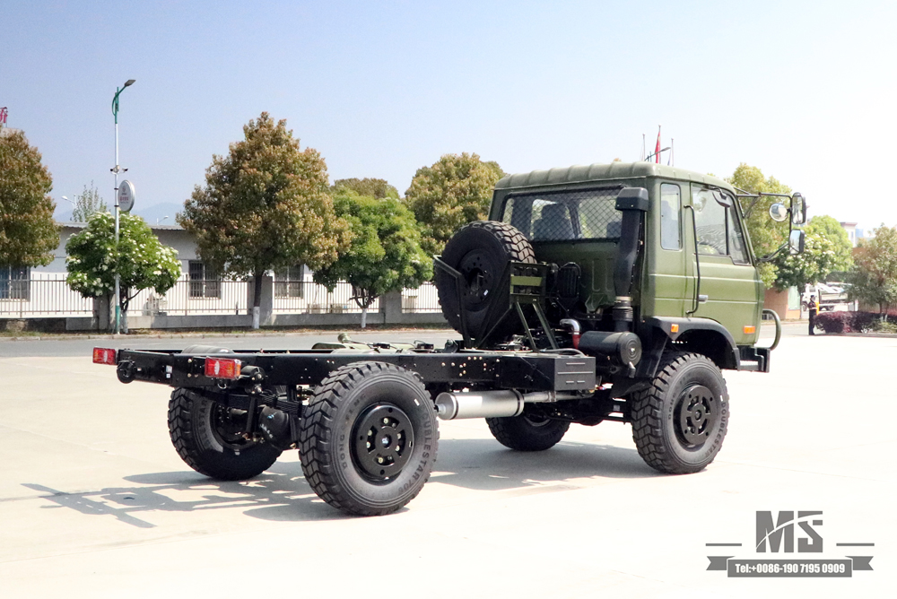 4*4 Dongfeng 2070 Off Road Truck Chassis_ 190hp Полтора 153 Шасси транспортного средства с кабиной на продажу_Dongfeng Полноприводной экспортный специальный автомобильный шасси