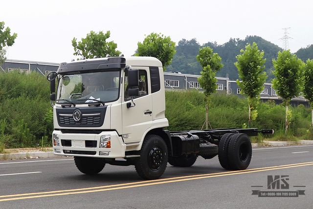 Шасси 4*2 Dongfeng 210 л.с. Шасси 4x2 Внедорожное шасси Dongfeng Row Шасси с половинной кабиной Экспортное специальное шасси 