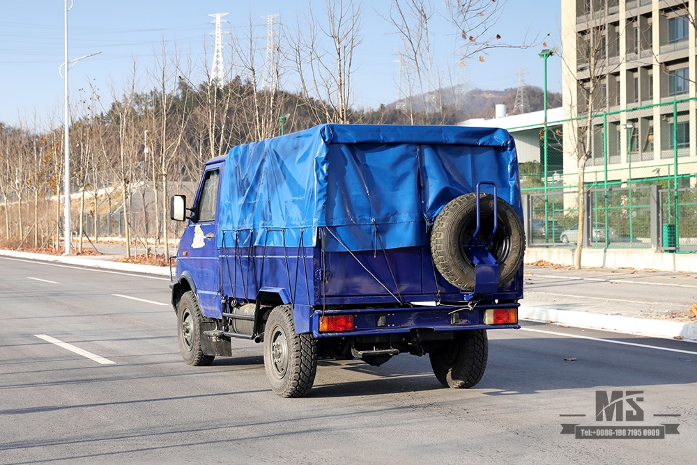 Синий полноприводный внедорожник IVECO_4*4, однорядный микролегкий грузовик с короткой головкой мощностью 113 л.с. и брезентовым столбом_Специальный автомобиль для экспорта