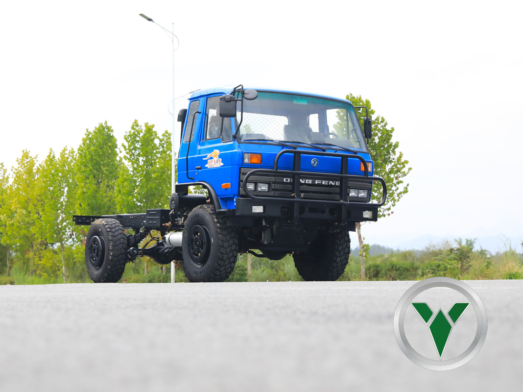 Dongfeng EQ2070 4x4 Грузовик шасси | 190 л.с. 4 × 4DABLE ROW CAB (EQ246) для специальной цели и экспорта