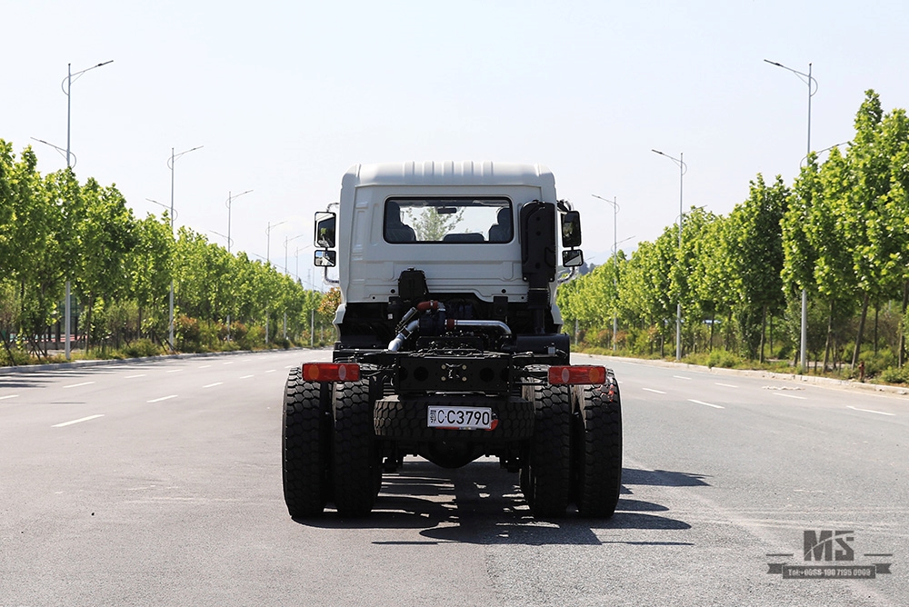 Шестиколесное шасси Dongfeng мощностью 266 л.с._6*6 с плоской головкой, задние восемь колес, шасси для тяжелых грузовиков, версия производителя_Dongfeng 6WD, экспортное шасси для специальных транспортных средств