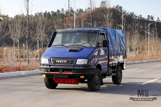 Синий полноприводный внедорожник IVECO_4*4, однорядный микролегкий грузовик с короткой головкой мощностью 113 л.с. и брезентовым столбом_Специальный автомобиль для экспорта