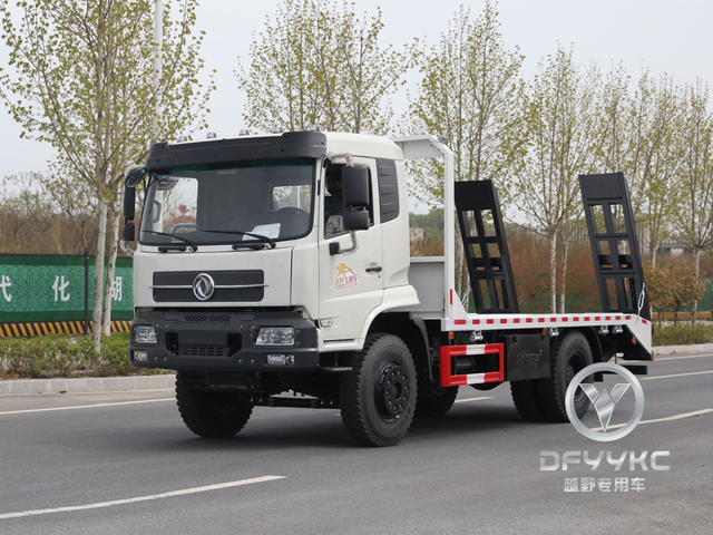 Dongfeng Plat Topped Semi-Cab | Экскаватор транспортный автомобиль | Экскаватор буксирует платкую крючковую доску для машины грузовика | Гидравлический лестничный грузовик тандемный трейлер | 