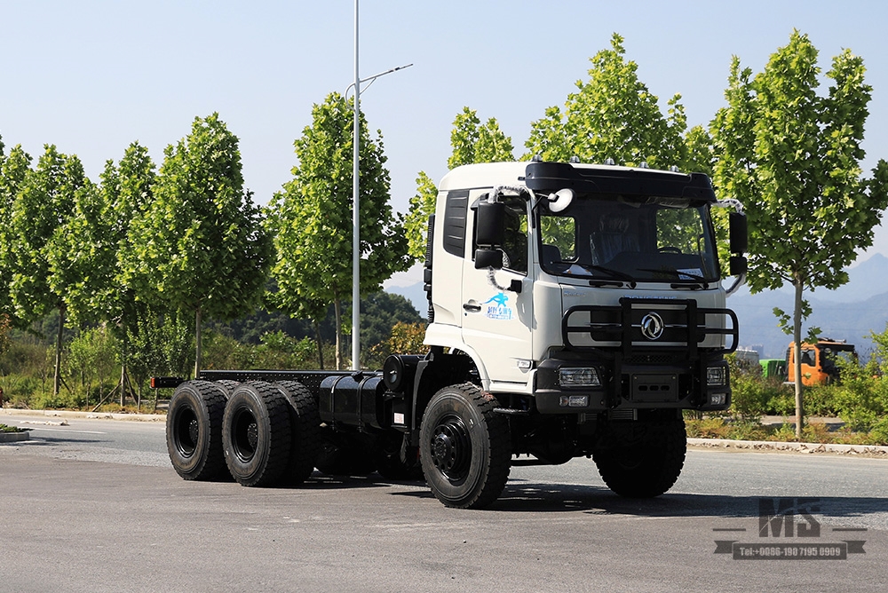 Шестиколесный привод Dongfeng, 266 л.с. Внедорожное шасси_6×6 Flathead Row Полуспециальное шасси_Полноприводной Трехосный 7T/13T/13T Транспортный грузовик Шасси_Экспортный специальный автомобиль