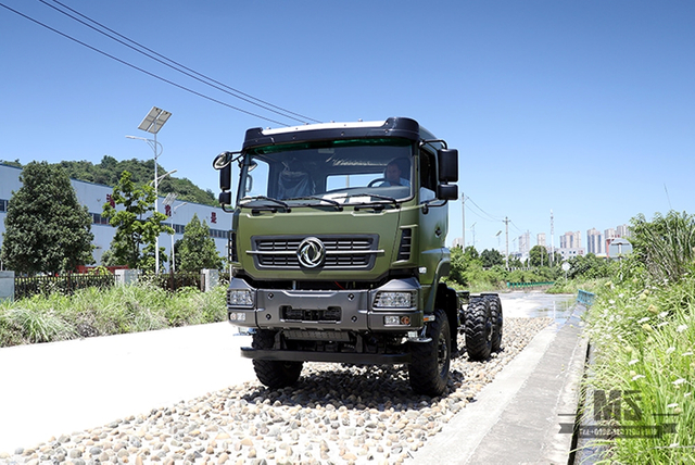 Шестиколесное шасси Dongfeng_6×6, 340 л.с., полуторарядное шасси с плоской головкой, грузовой автомобиль Chassis_6*6, экспортный специальный автомобиль