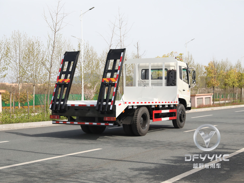 Dongfeng Plat Topped Semi-Cab | Экскаватор транспортный автомобиль | Экскаватор буксирует платкую крючковую доску для машины грузовика | Гидравлический лестничный грузовик тандемный трейлер | 