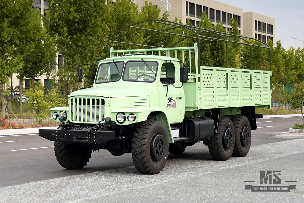 Шестиколесный внедорожный грузовик Dongfeng EQ2100_190 л.с. Dongfeng 6×6 3,5 т, трехосный однорядный грузовик с остроконечной головкой и брезентом _Экспортный автомобиль специального назначения 