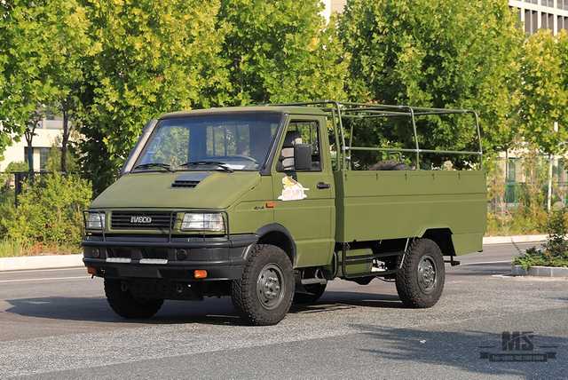 4×4 Iveco Four Drive Truck Green 4*4 Iveco Truck Short Head Small Vehicle Экспортный специальный автомобиль с полным приводом