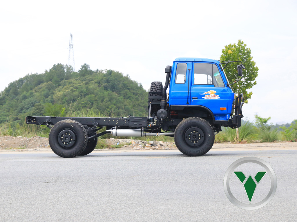 Dongfeng EQ2070 4x4 Грузовик шасси | 190 л.с. 4 × 4DABLE ROW CAB (EQ246) для специальной цели и экспорта
