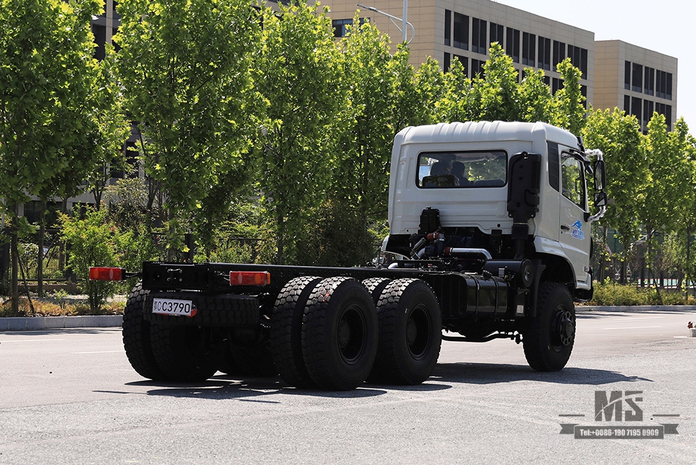 Шестиколесный привод Dongfeng, 266 л.с. Внедорожное шасси_6×6 Flathead Row Полуспециальное шасси_Полноприводной Трехосный 7T/13T/13T Транспортный грузовик Шасси_Экспортный специальный автомобиль