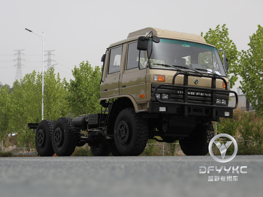 Donggfeng EQ2102N внедорожные грузовые шасси-210 л.с. Двойной грузовой автомобиль пустынного пустыня | Экспортная модель | Кондиционер с брезентом