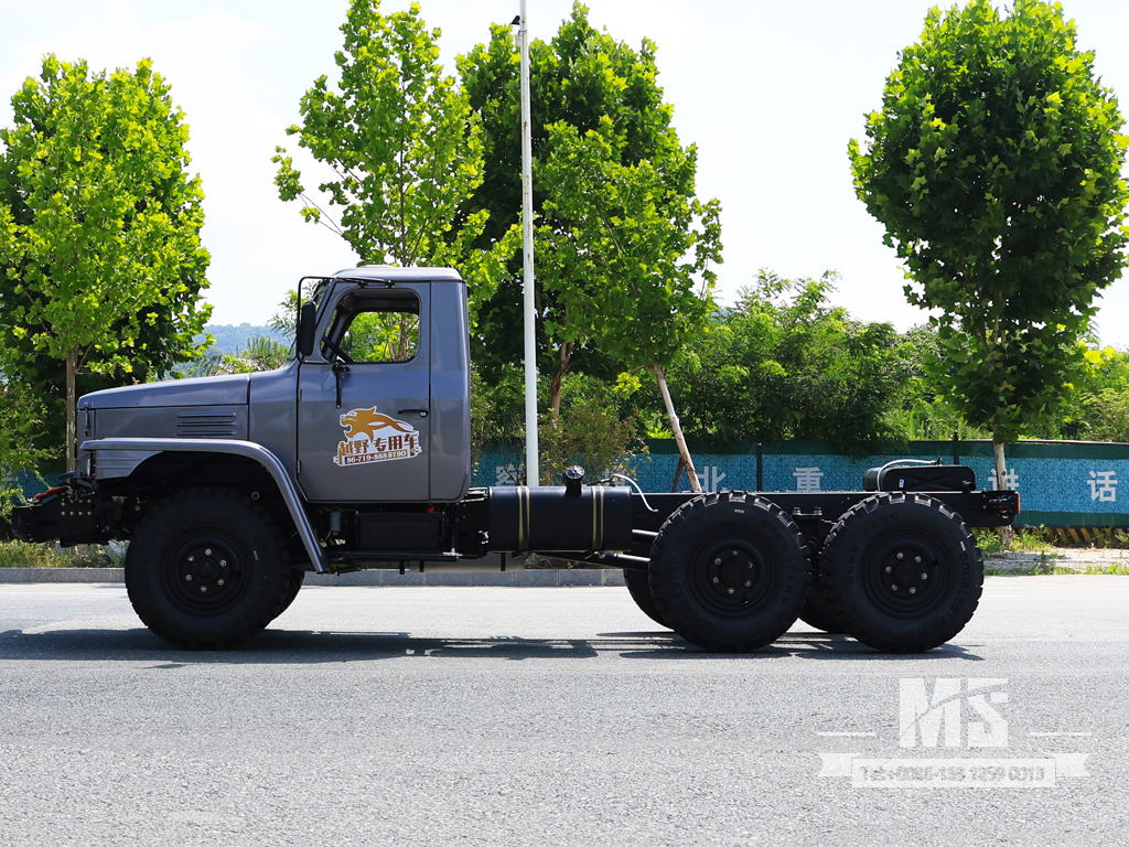Dongfeng 6×6 Silver Grey EQ2082 Chassis_6*6 170HP Обычный шестиколесный грузовик для продажи_ Специальное экспортное шасси 