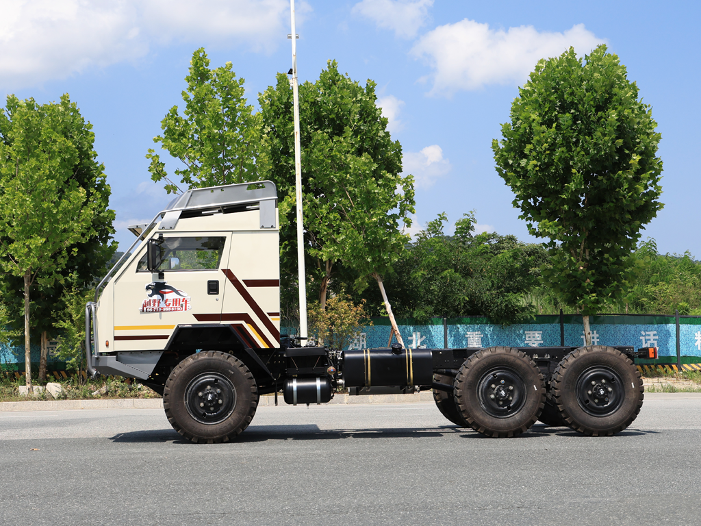 Шасси 6×6_6*6 Прототип автомобиля с шестиколесным приводом мощностью 170 л.с. на продажу_ Специальное экспортное шасси 