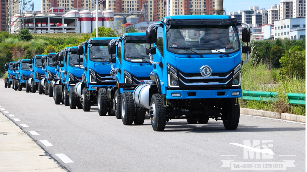 Массовая доставка! Внедорожное шасси Hubei Off-Road Special Vehicle 4×4 расширяет возможности зарубежного машиностроительного рынка