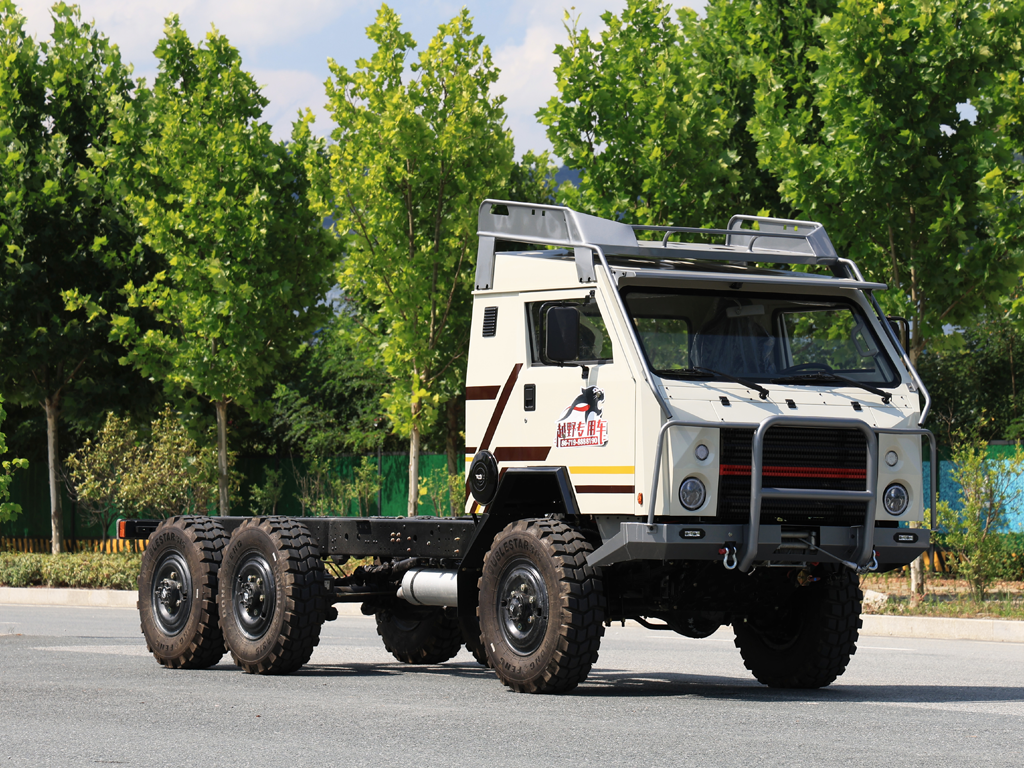 Шасси 6×6_6*6 Прототип автомобиля с шестиколесным приводом мощностью 170 л.с. на продажу_ Специальное экспортное шасси 