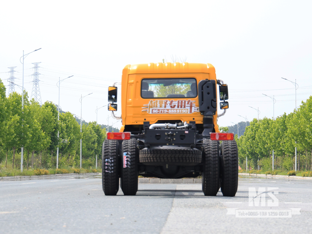 Шасси грузовика с плоской головкой Dongfeng 4×4_4*4, полноприводное шасси с плоской головкой мощностью 260 л.с. на продажу_ Специальное шасси для экспортных грузовиков 
