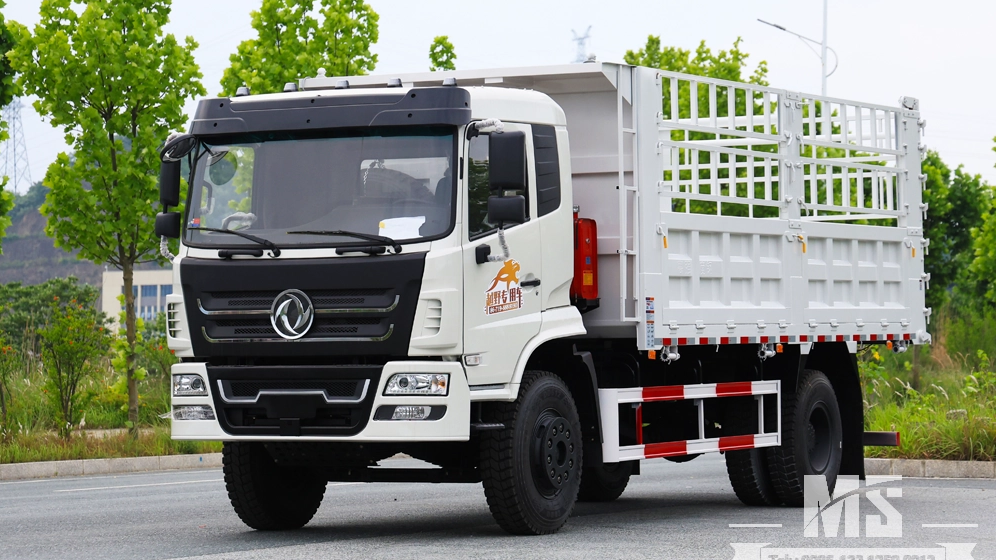 Новый самосвал Dongfeng 4×2 с кузовом-стойкой на экспорт
