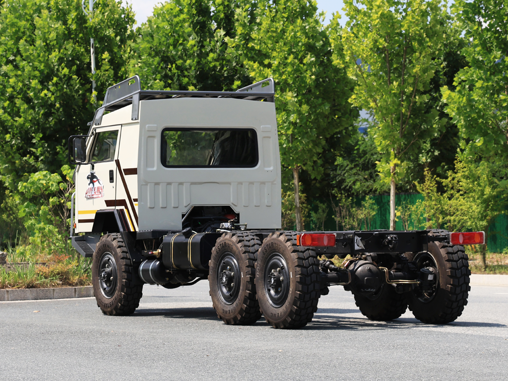 Шасси 6×6_6*6 Прототип автомобиля с шестиколесным приводом мощностью 170 л.с. на продажу_ Специальное экспортное шасси 